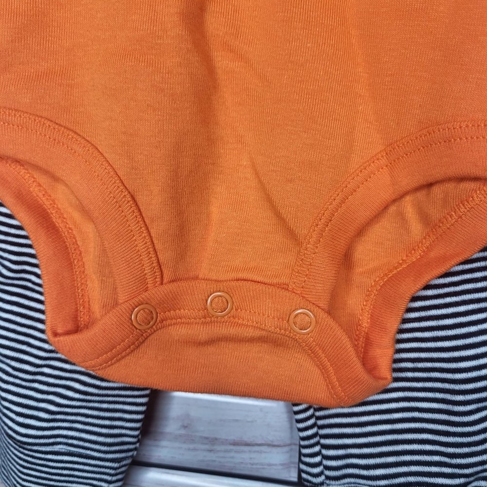 New Carter's Baby 1st Halloween 2pc Outfit 9 Months Long Sleeve Top Bottom - Picture 3 of 11